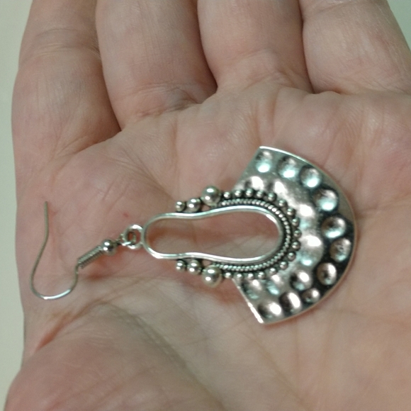 Hammered Dangle Earrings Silver-tone Fishhook 2" Drop Southwestern Boho - Picture 5 of 8